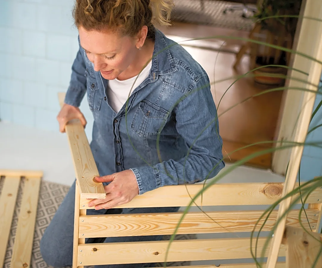 Gardener Transforms Glass Blocks Into An Incredibly Easy-To-Build Garden Bench