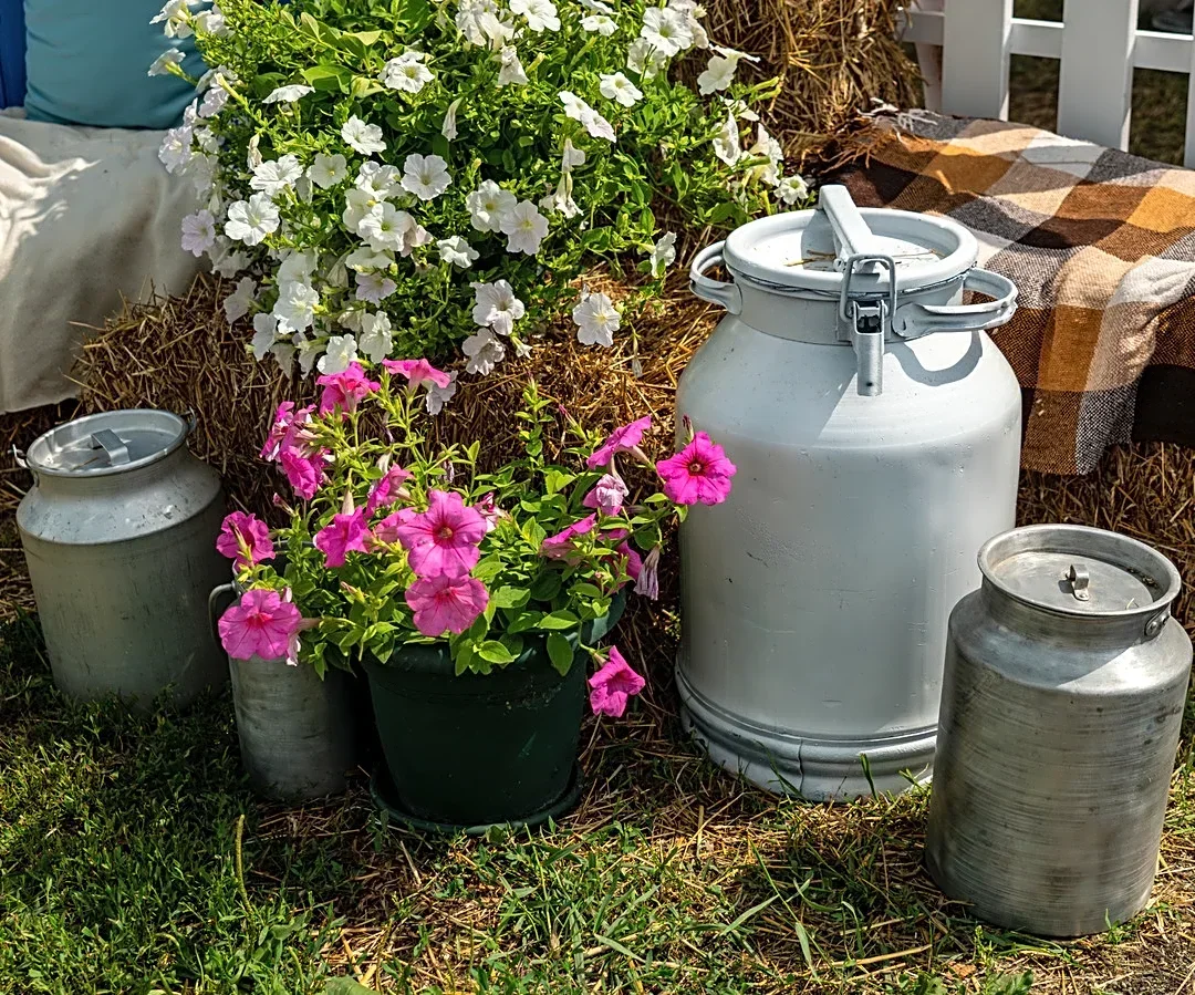 Skip The Wreath: Decorate Your Front Porch With A Vintage Milk Jug DIY