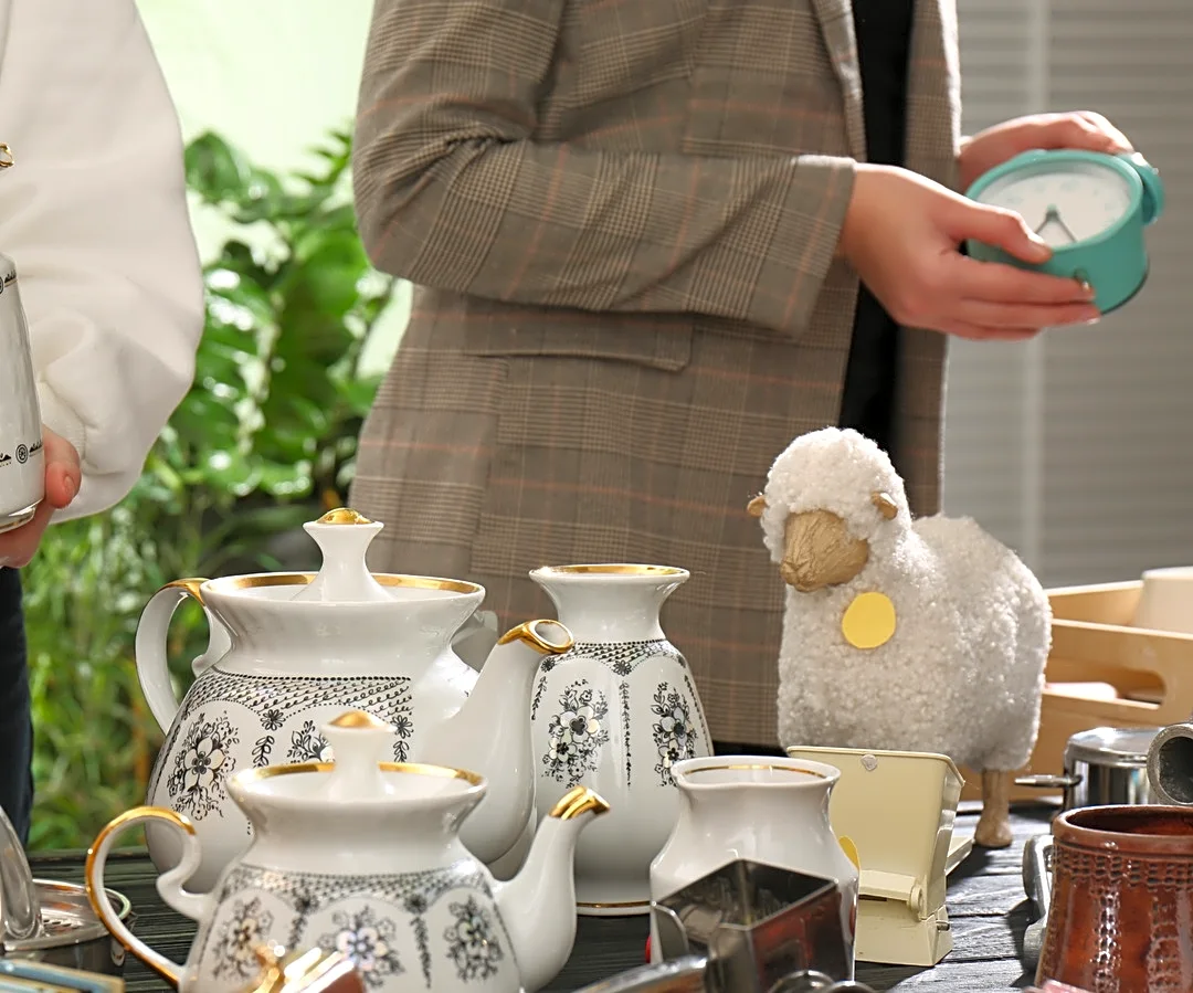 They Were A Big Deal In The '50s — Now It's The Valuable Teapot We'd Be Thrilled To Find