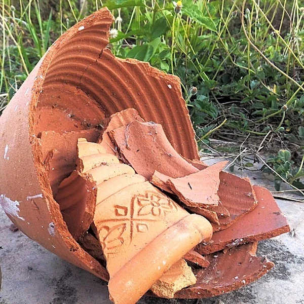 Stop Tossing Old Terracotta Pots: Turn Them Into Rustic Plant Labels For Your Garden