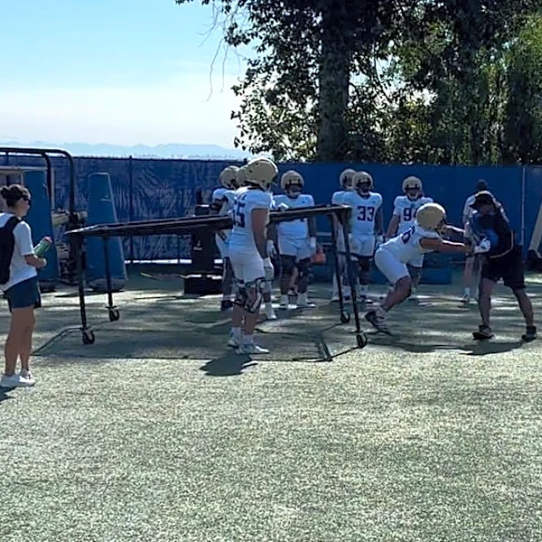 A familiar face headlines Washington football's third fall practice