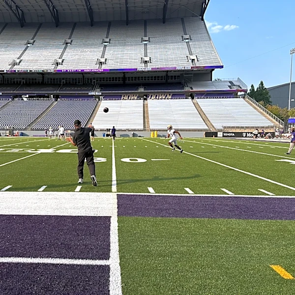 Washington's defense flexes its muscle at Huskies' 1st fall scrimmage