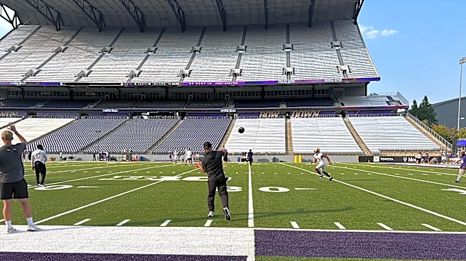 Washington's defense flexes its muscle at Huskies' 1st fall scrimmage
