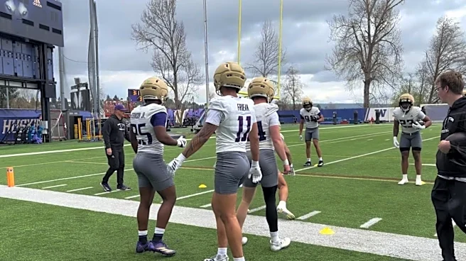 Washington Football Freshman Linebacker Turning Heads At Fall Camp