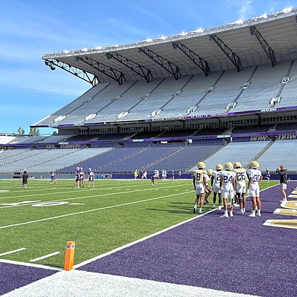 Wide receivers star at Washington football's 11th fall practice