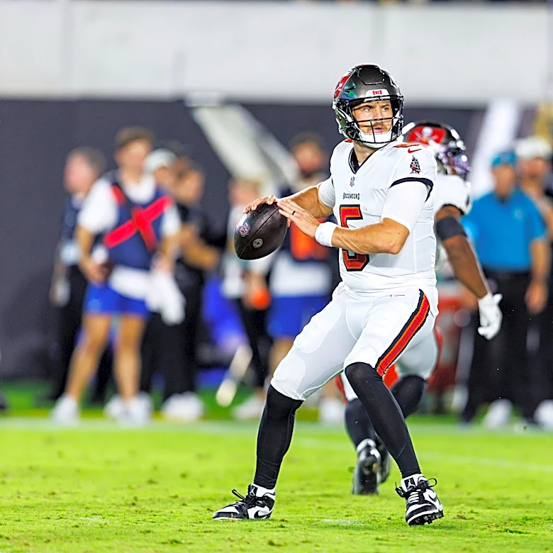 Former Washington football QB released by Tampa Bay Buccaneers
