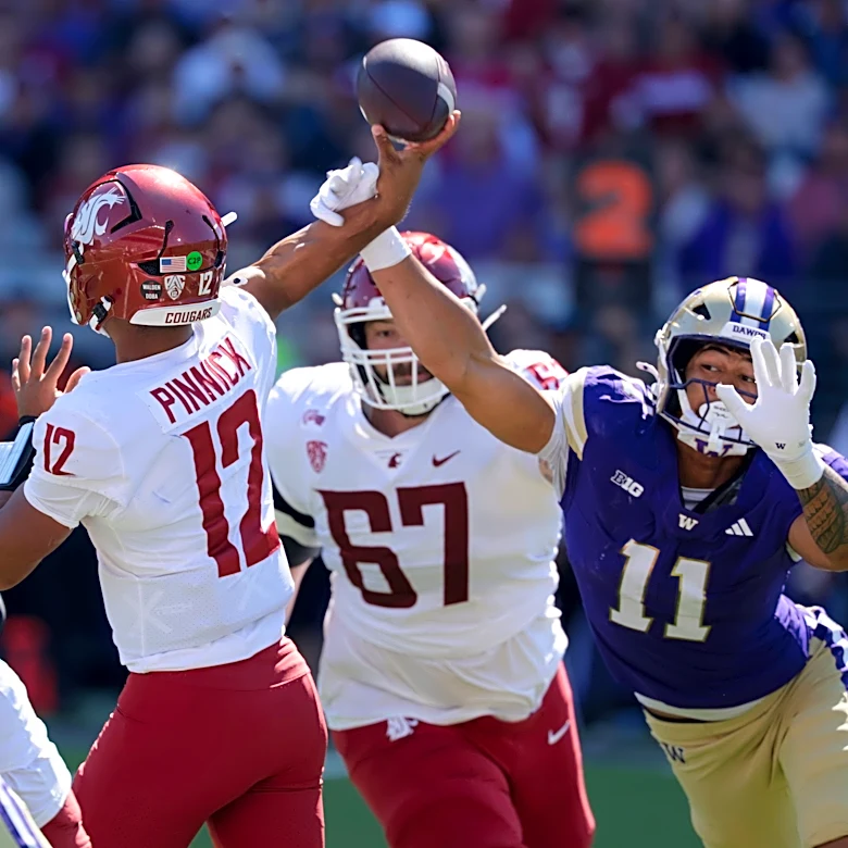 Washington football drops two spots in AP Poll after Apple Cup