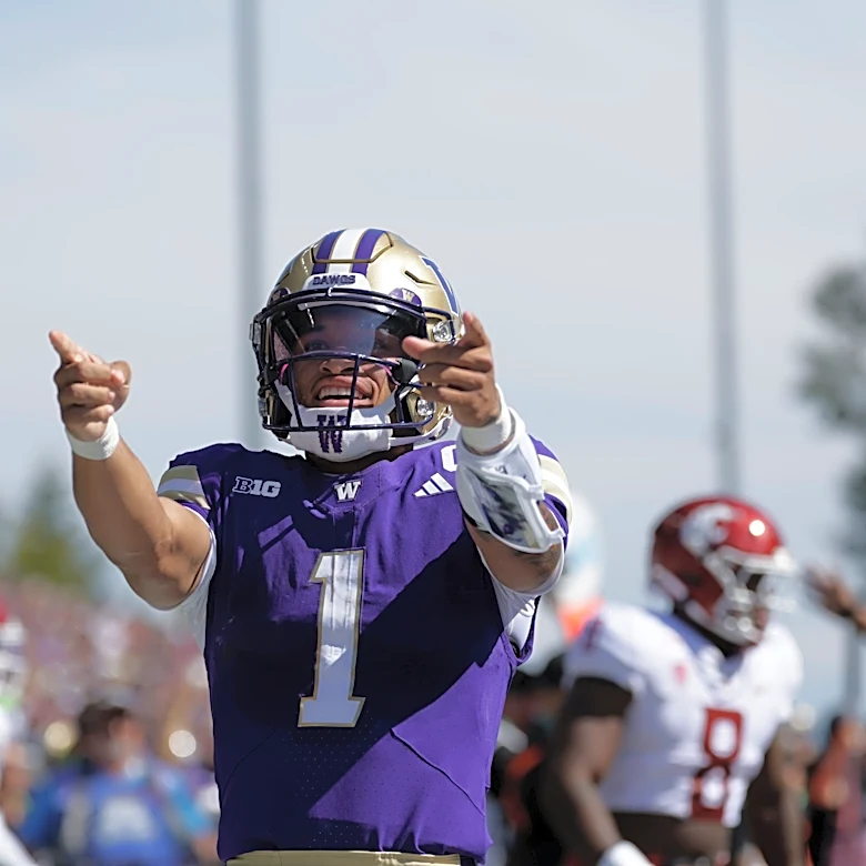 Washington Football Turns Focus to Short Week Against Utah State