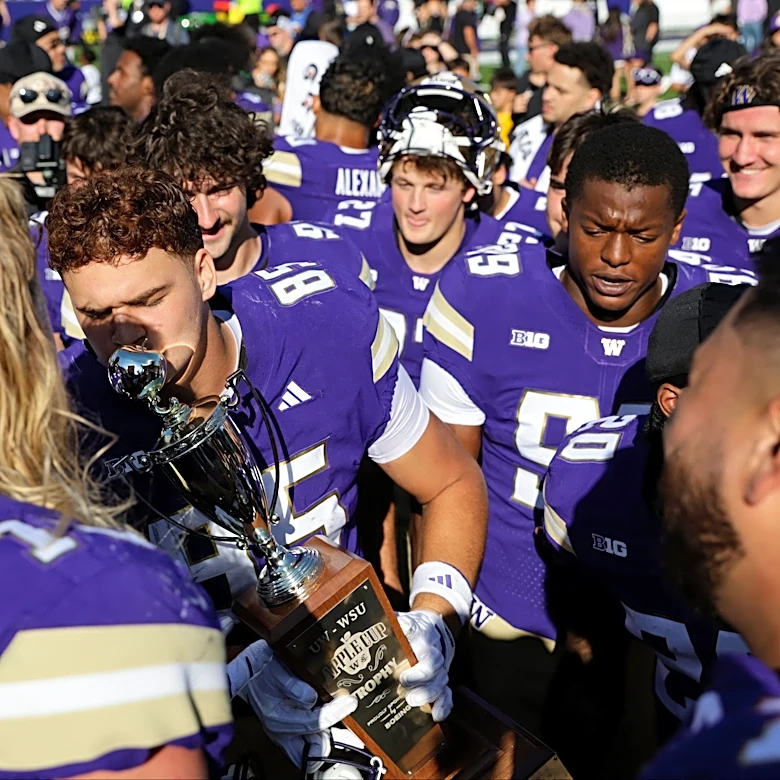 Michael Switzer Shares Frustration with Offensive Line After Apple Cup