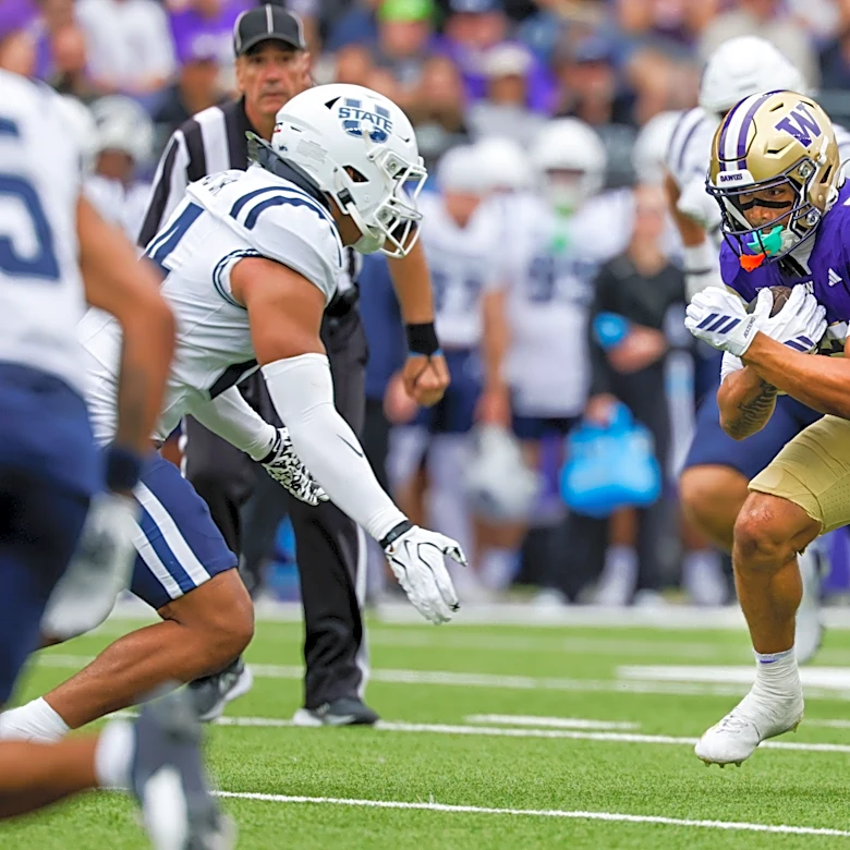 Washington football drops out of AP Top 25 after ugly Utah State win