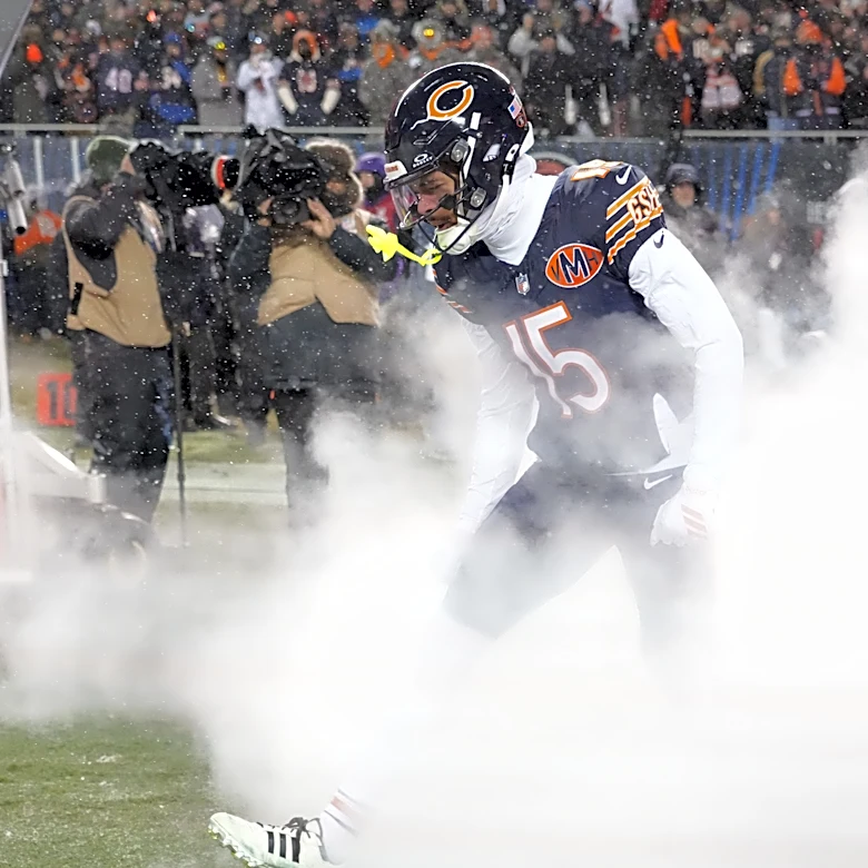 Rome Odunze pulls down highlight reel grab in Chicago Bears opener