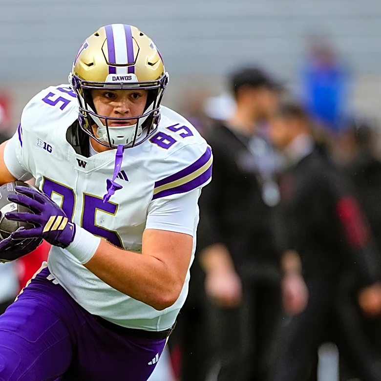 Tight end Baron Naone unlocking Washington offense early in season