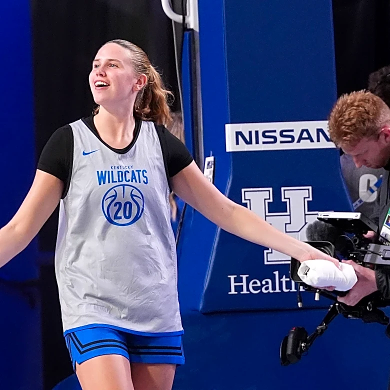 New Washington Women's Basketball Forward Explains Transfer Decision