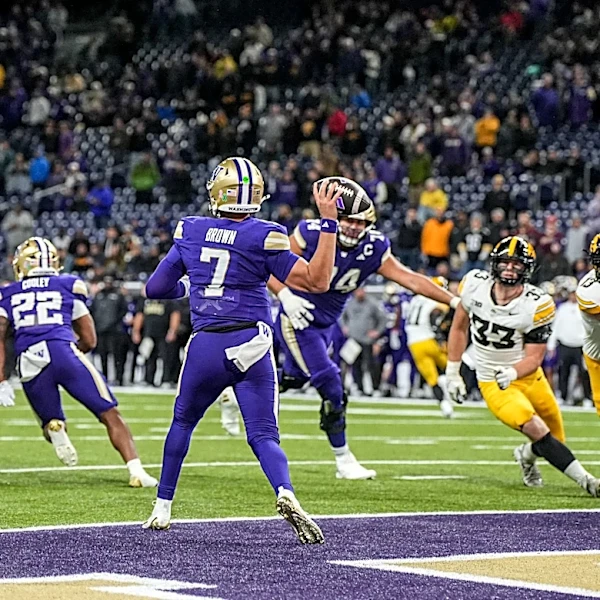 Washington Football QB Dilemma Building After Eljah Brown Throws 3 TDs
