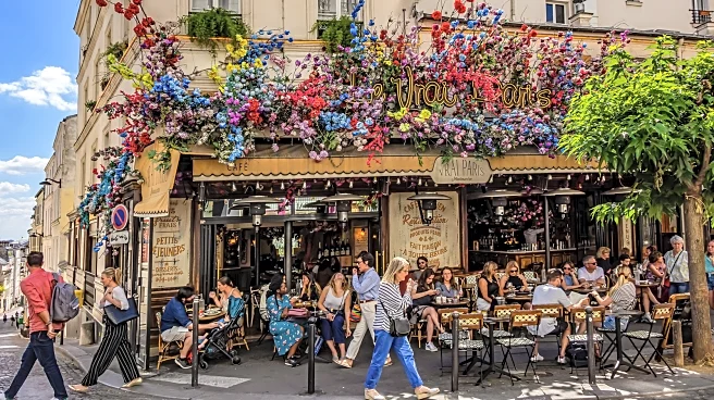 Rick Steves' Expert Secret To Getting Cheaper Drinks In Europe (And It's All About Where You Sit)