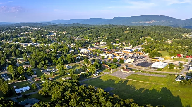 Between Nashville And Chattanooga Is Tennessee's Underrated City Called The 'Hang Gliding Capital Of The East'