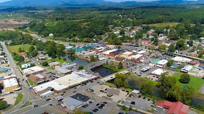 Georgia's Riverfront Getaway Has Artisan Shops, Scenic Floats, And 'Large Personality Amid Its Quaint Streets'