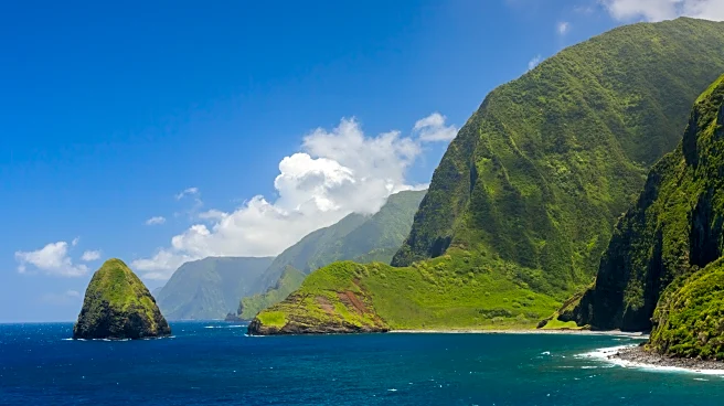The 'Friendly Island' Is A Tiny Hawaiian Destination With An Abandoned Hotel And No Traffic In Sight