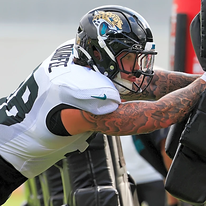 Foye Oluokun backs Jaguars' young edge rushers