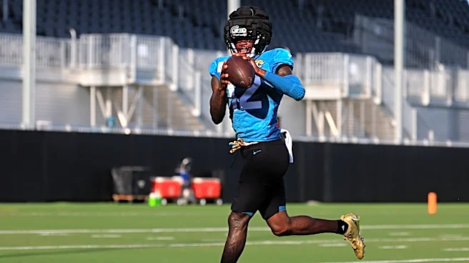 Travis Hunter makes sideline touchdown catch in joint practice v. Saints