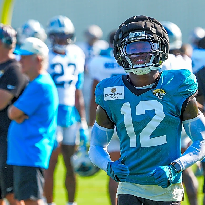 Travis Hunter plays only defense in Jaguars joint practice v. Bucs