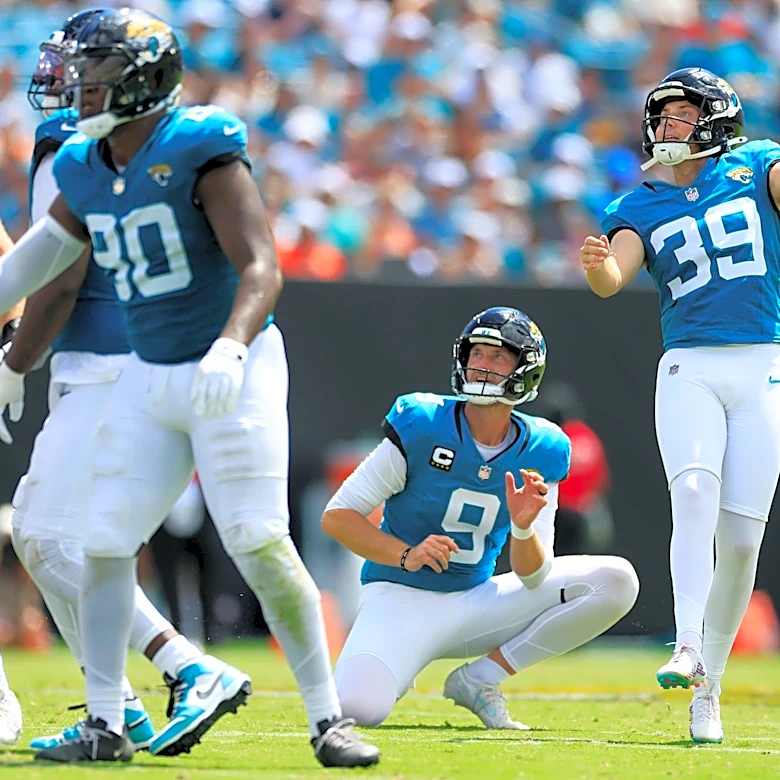 Jaguars' Cam Little just missed 70-yard field goal attempt v. Patriots