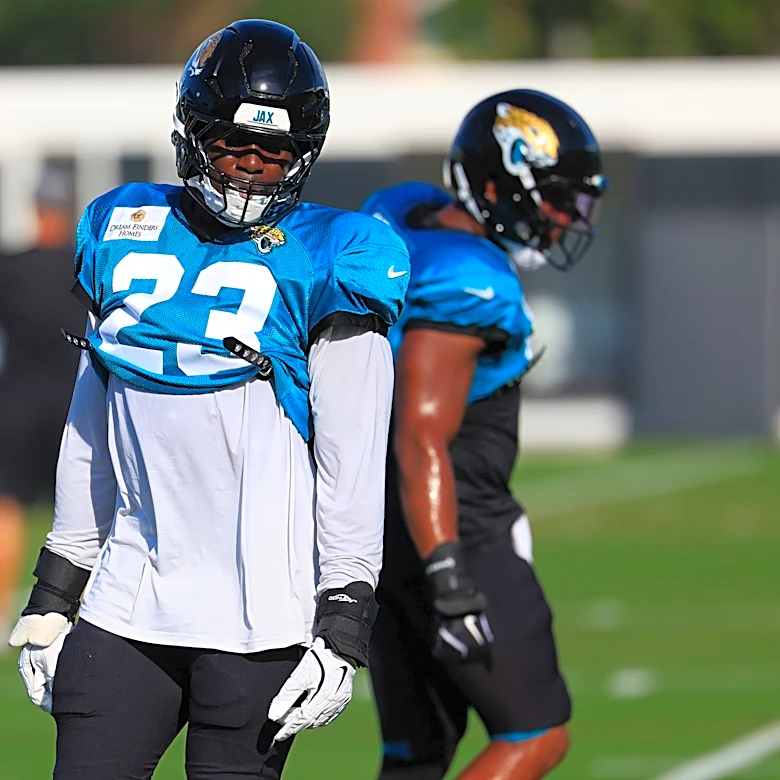 Foye Oluokun adds to Jaguars’ NFL-best red-zone takeaway total