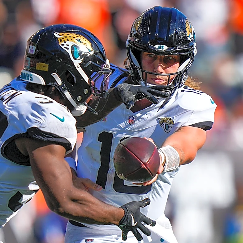 NFL experts predict winner of Jaguars v. Eagles Week 5 game