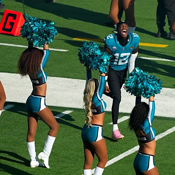Jaguars vs. Eagles snap counts: Where was Travis Hunter playing?