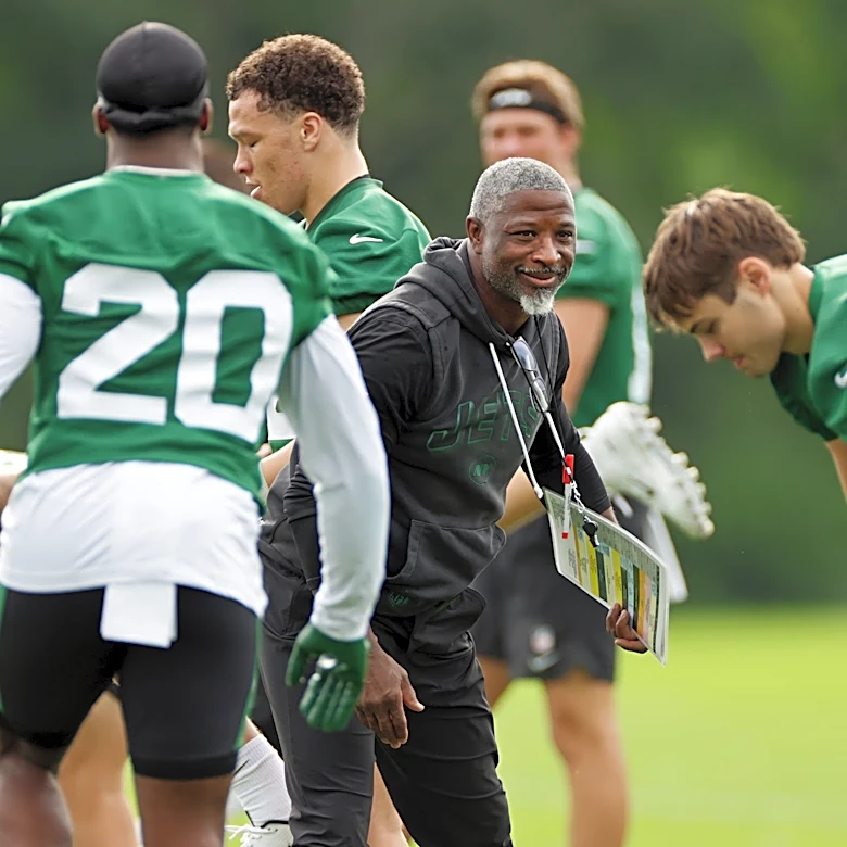 Aaron Glenn shares what most excites him about calling the Jets' defense
