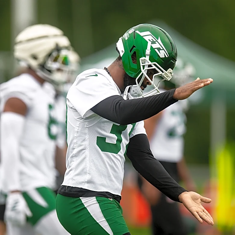 Qwan’tez Stiggers loses consciousness at Jets camp, taken to hospital