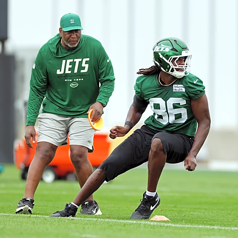 Geno Smith's praise shines light on overlooked Jets tight end