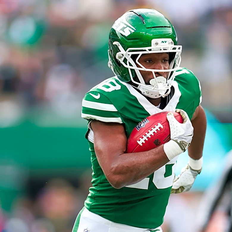 Jets appear patience with Omar Cooper Jr. because of one teammate