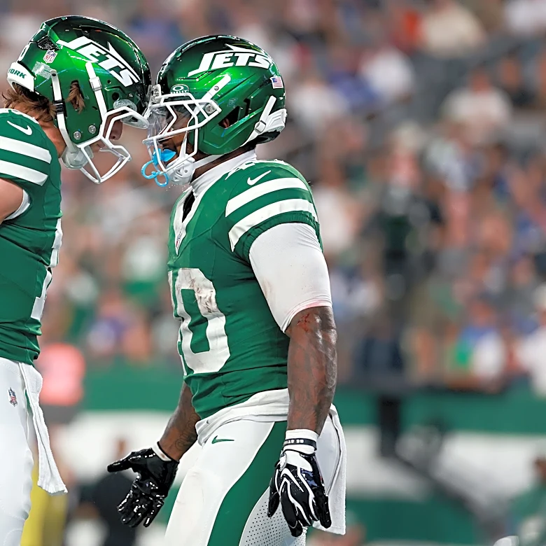 Jets' Aaron Glenn offers encouraging update on hospitalized Chip Trayanum