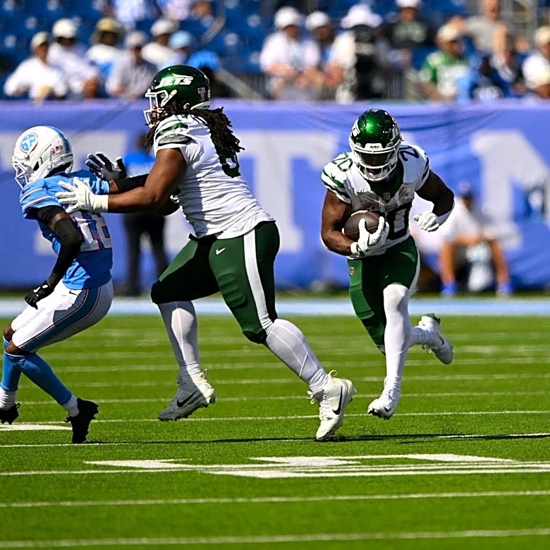 Jets' Geno Smith, Breece Hall credit same players for win vs. Titans