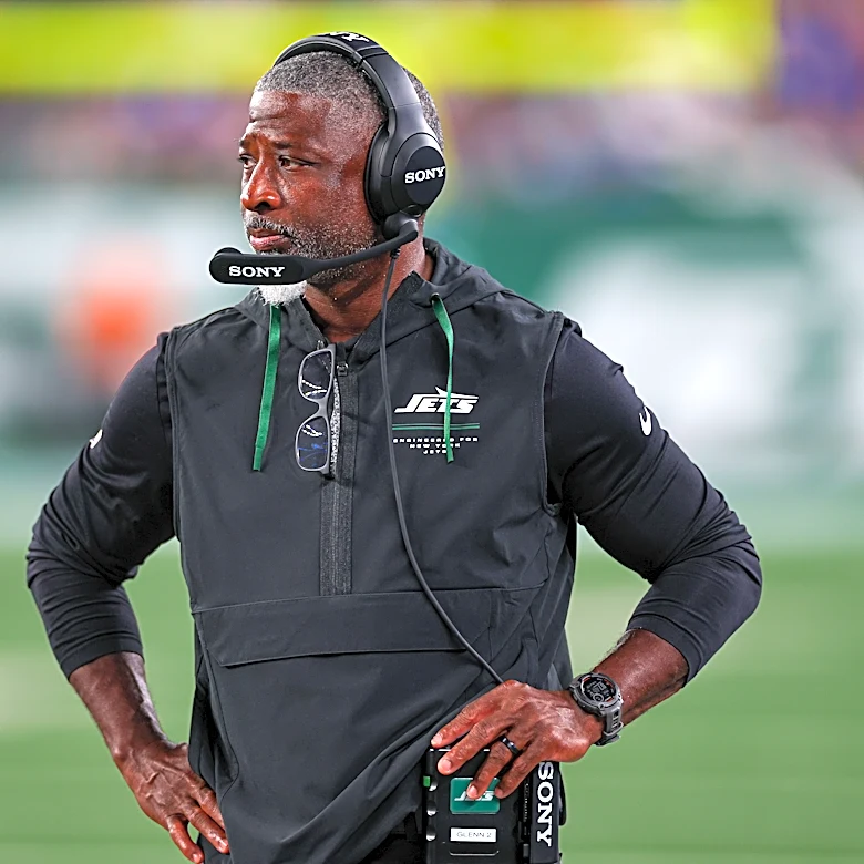 Aaron Glenn's clock management gaffe showed no faith in Geno Smith