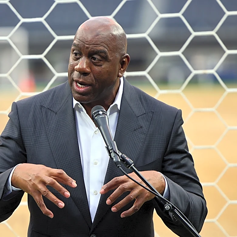 Magic Johnson warns that Lakers fans should be patient with new roster