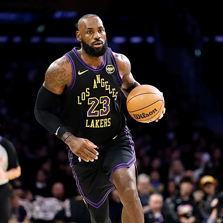 Former Lakers star gives warning about LeBron James' new 76ers squad