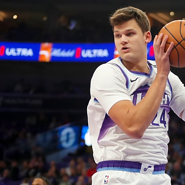 How does NBA 2K27 rate new Lakers center Walker Kessler?