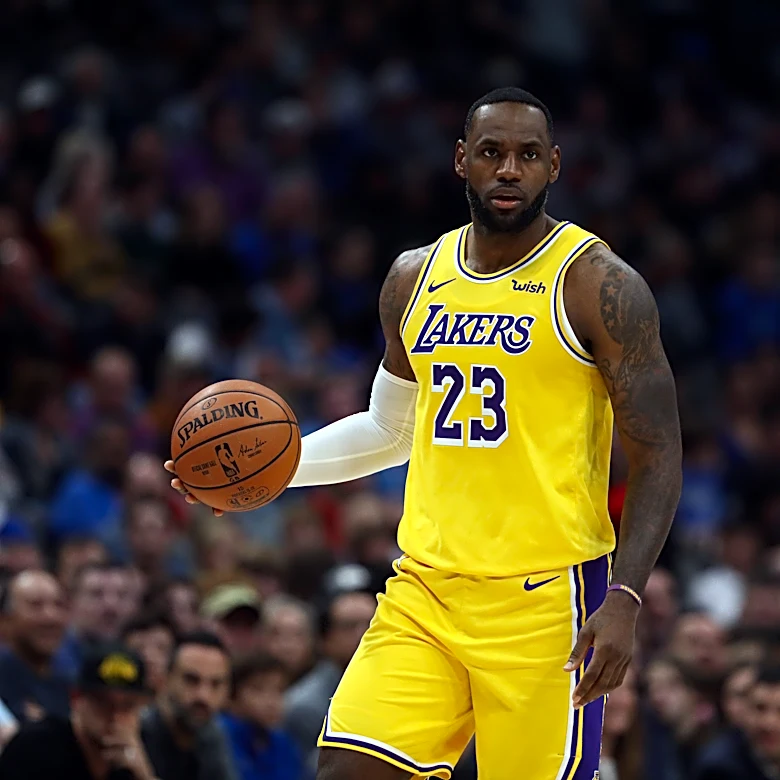 LeBron James' greatest games with the Lakers: Early statement vs. Mavs