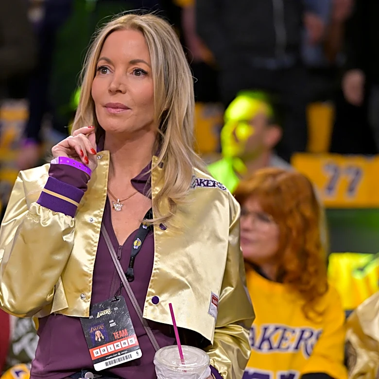 Report: Jeanie Buss taking action to stop siblings' sale of Lakers