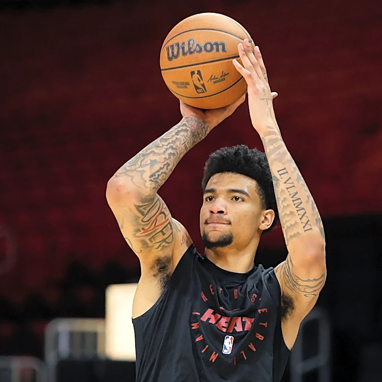 Three-team mock trade gives Lakers ideal rim-running backup center