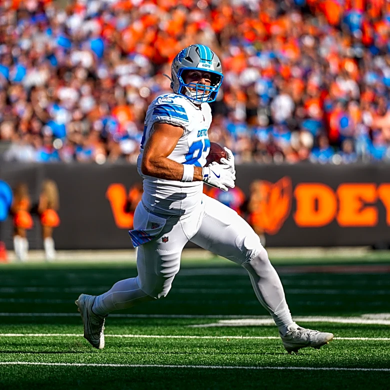 Pair of key Detroit Lions make training camp practice returns