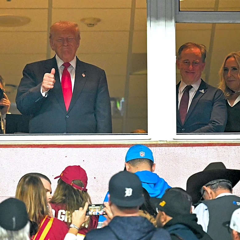 Trump visit could cut Texas coach's communication without warning