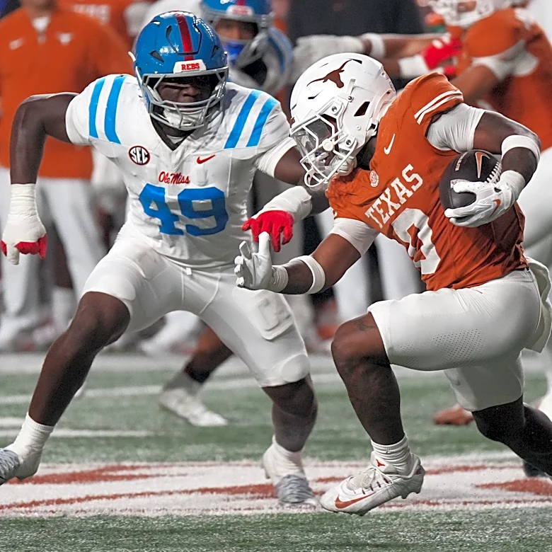 Longhorns of the Week: Raleek Brown, LB duo, Muschamp