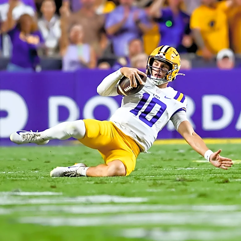 What Lane Kiffin said about LSU QB Sam Leavitt's injury
