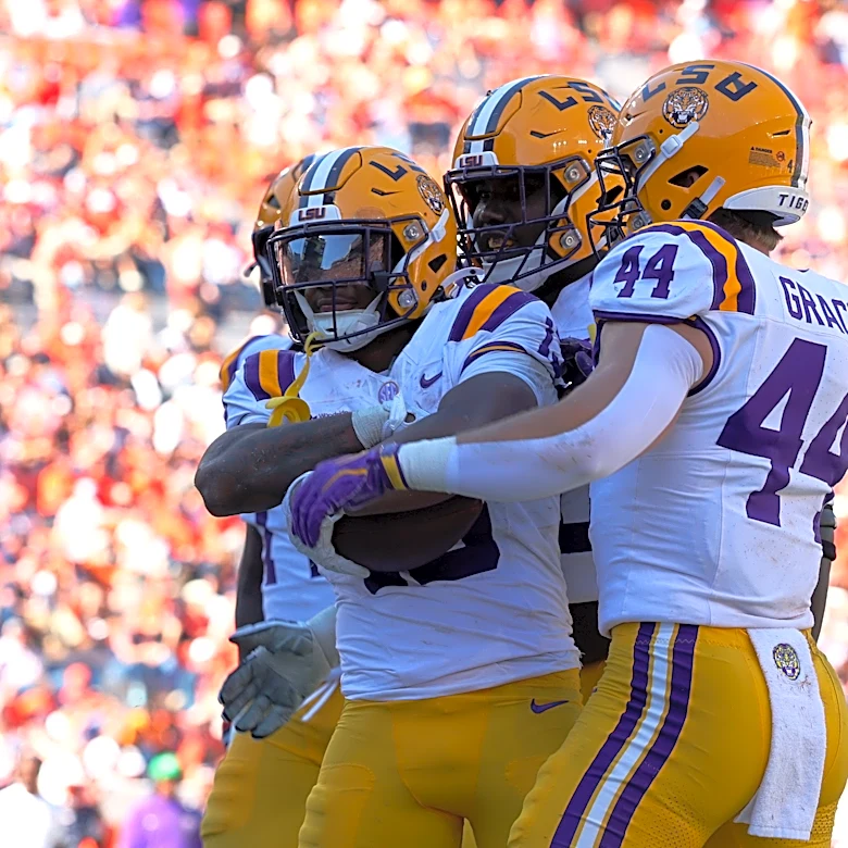 LSU football opens as betting favorite to beat Alabama