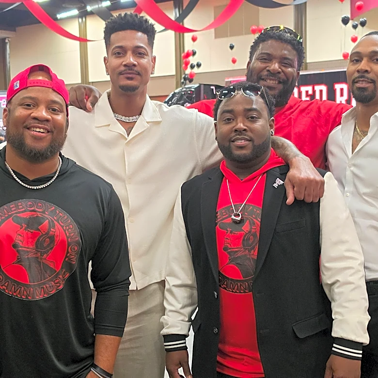 Stars of Cedar Hill's 2006 state champs come to town for Joey McGuire