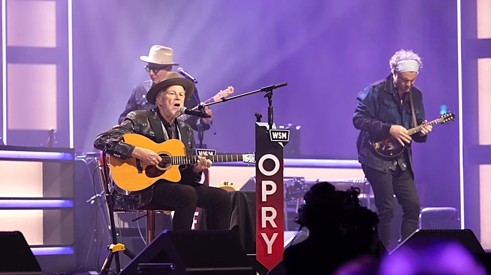 Texas music icon Robert Earl Keen announces show at Buddy Holly Hall