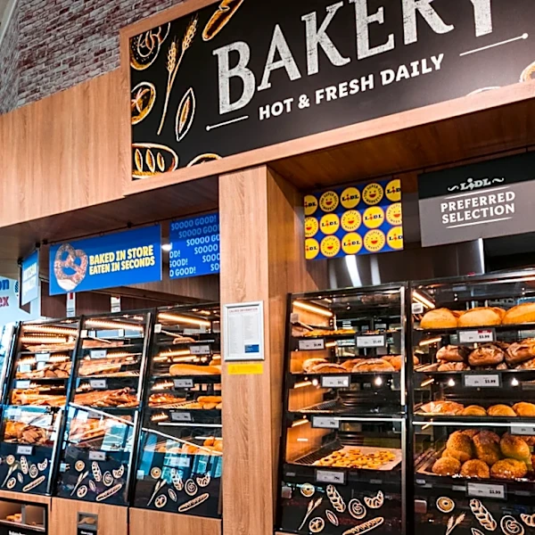 This Aldi Competitor Has A Show-Stopping Bakery, According To Reviews
